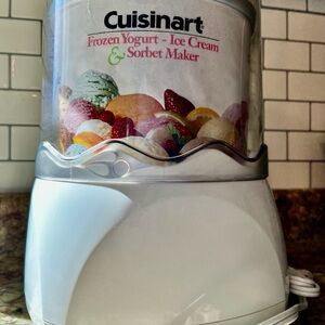 New Cuisinart Frozen Yogurt/Ice Cream Machine